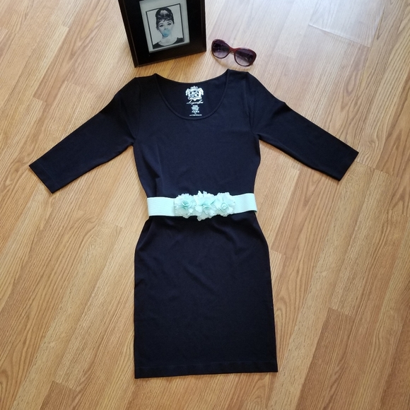 Black Seamless Silhouette Dress - Picture 4 of 4